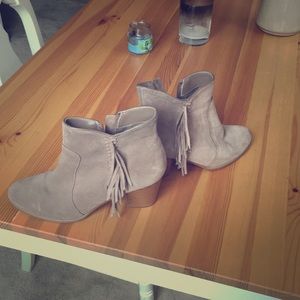 Booties suede nude